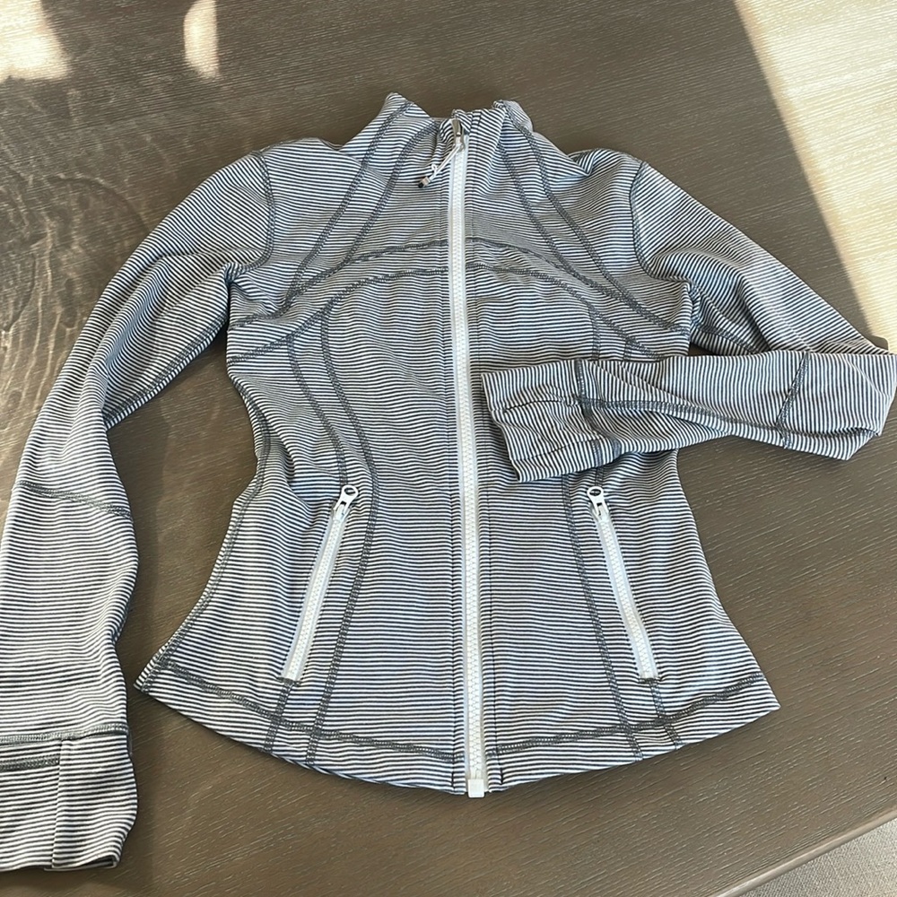 Lululemon define jacket, grey and white